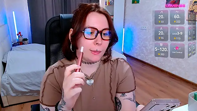 ur_geekgirl webcam