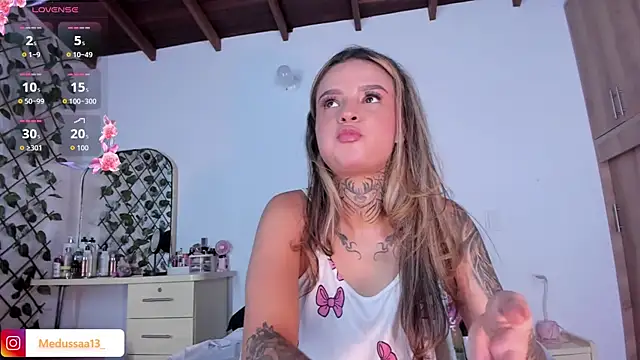medussa13_ webcam
