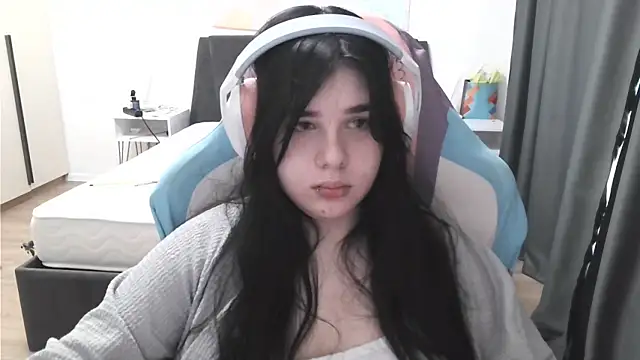 LunarMia webcam
