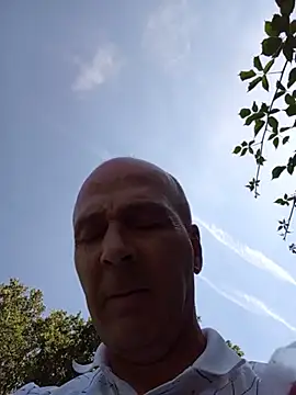 Iulian81 webcam