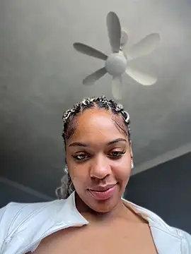 Regina69slut webcam