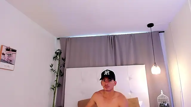 Alejo-and-Thiago webcam