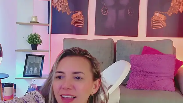 milfsecret69 webcam