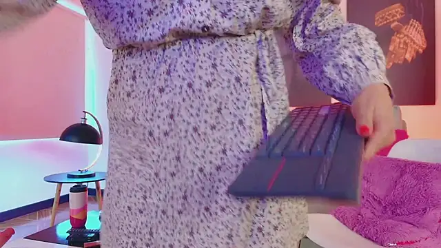 milfsecret69 webcam
