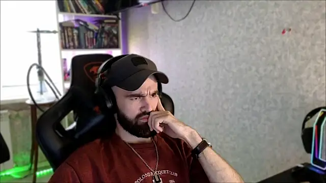_Serious_Man webcam