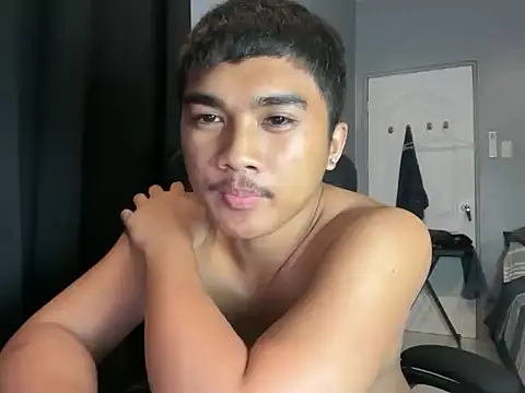 pinoyAdrianneXXX webcam