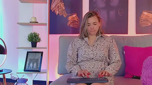 milfsecret69 webcam
