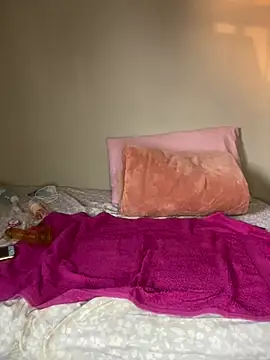 CandySlender18 webcam