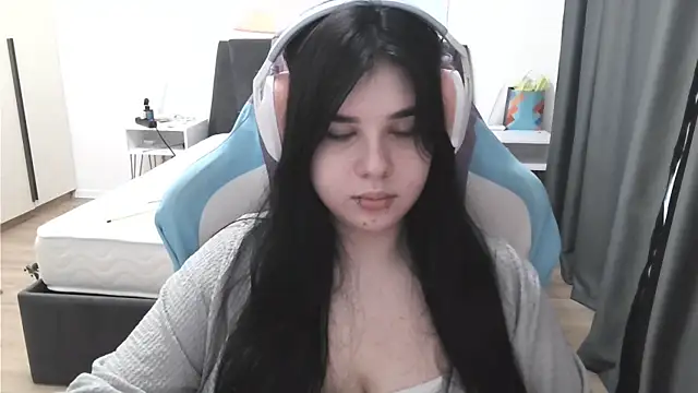 LunarMia webcam