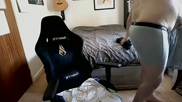 Pale_Ginger webcam