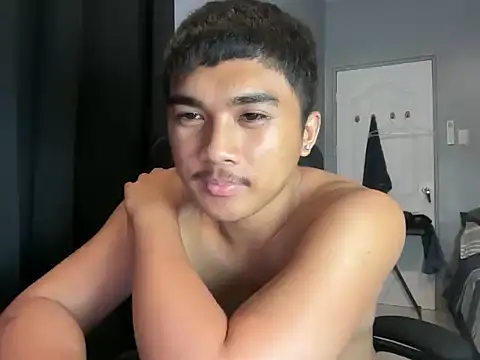 pinoyAdrianneXXX webcam