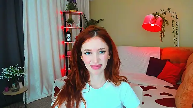 ChristinaConteeree webcam