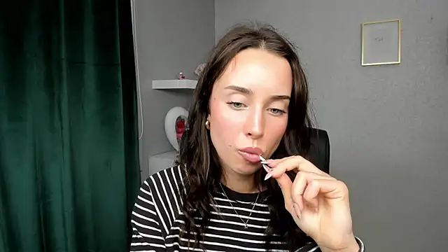 AdeleSolo webcam