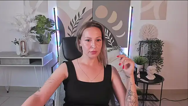 Charlotte_Hudson webcam
