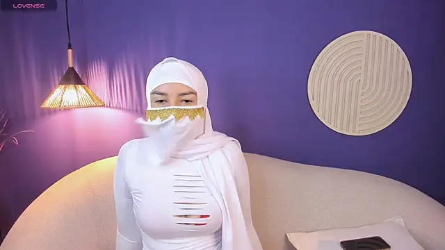 Naira_Moon webcam