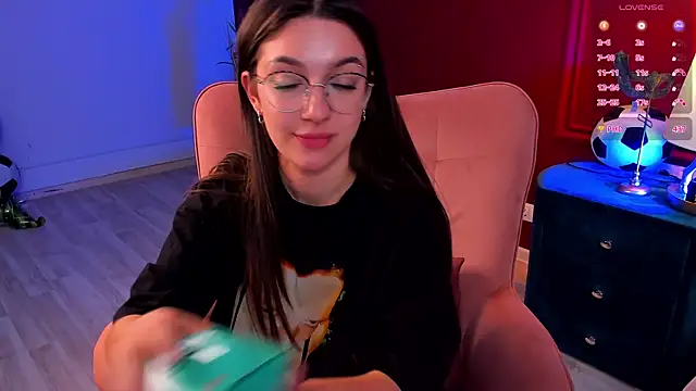 GiaCale live cam room