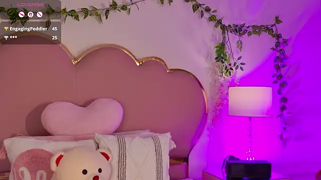NahiaraReina webcam