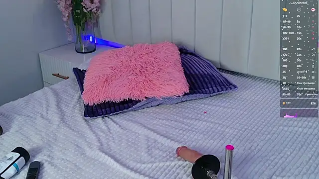 chelsea_bolton_ live cam room