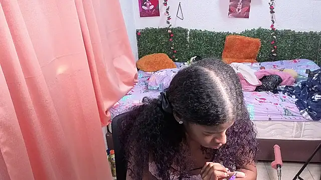 thianahorny webcam