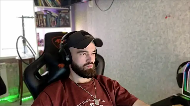 _Serious_Man webcam