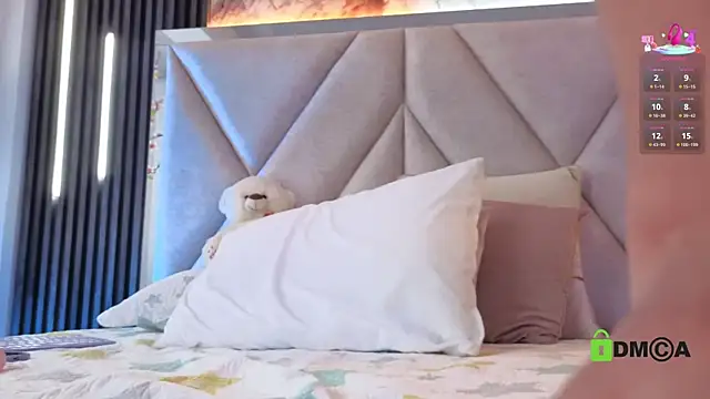 Happy_tits webcam