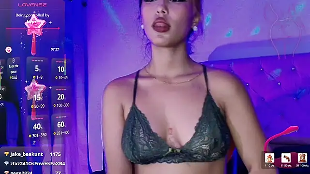 naomifire_ webcam