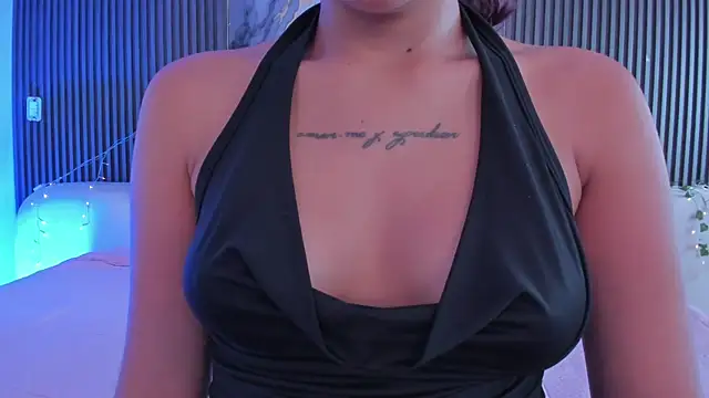 CarolineFyre webcam