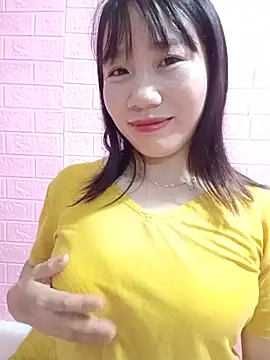 Em_xinh05 live sex cam
