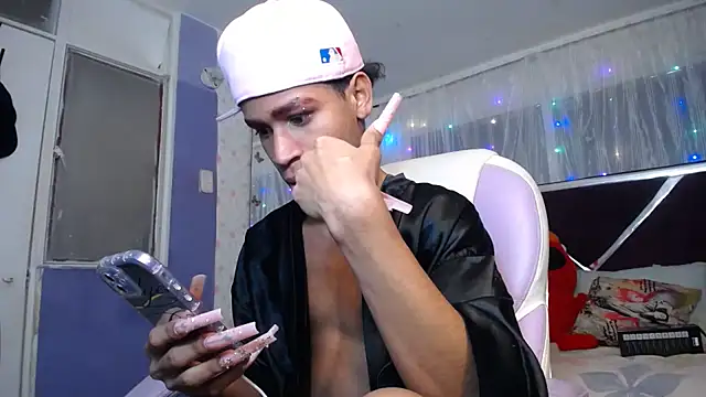 Santy_bigcock_01 live cam on StripChat