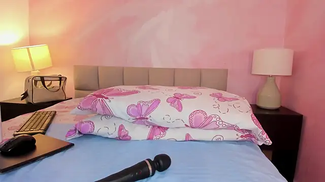 Beella1_ webcam