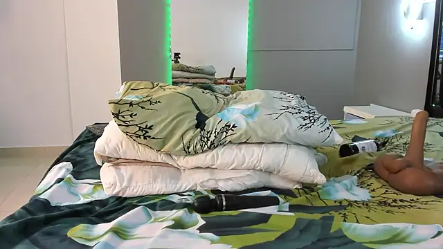 zoe_curvyy webcam