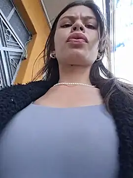 _Isabella-7 webcam