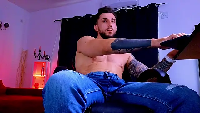MightyAaron66 webcam