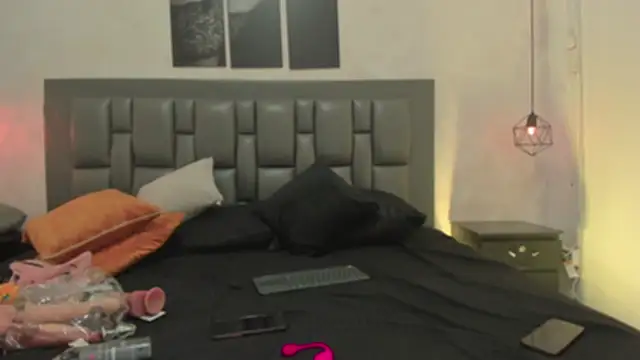 dakota_roussee webcam