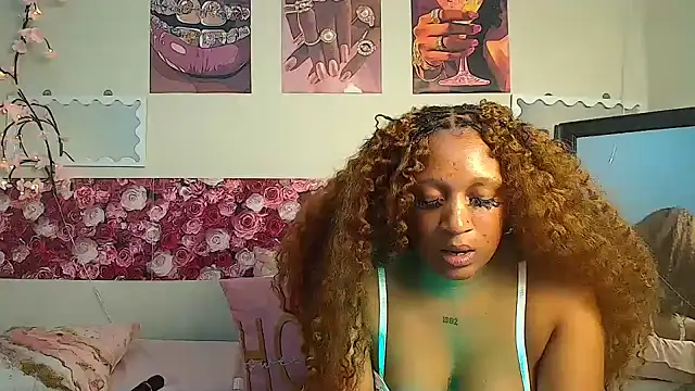 EnchantingLisa webcam