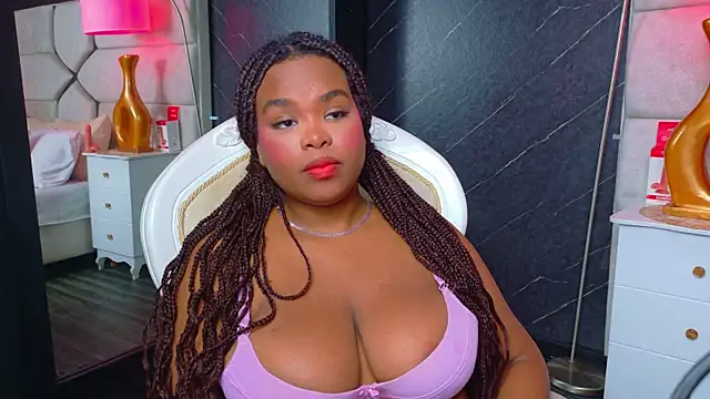 EbonyHenner webcam