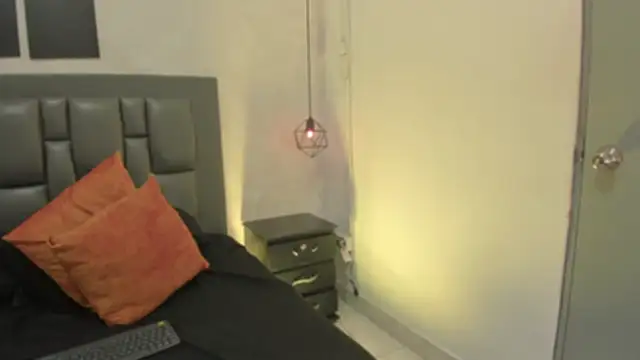 dakota_roussee webcam