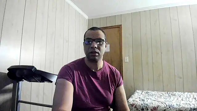 NaturalBeautyQueen webcam
