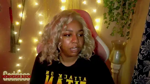 MercedesRedd webcam