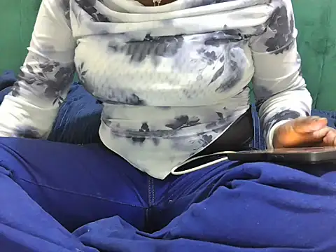 DripDiva webcam