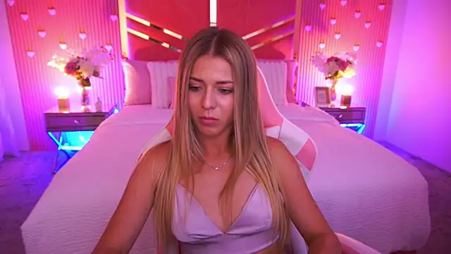 DoveLovee webcam