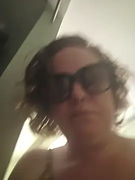 julimonroe webcam
