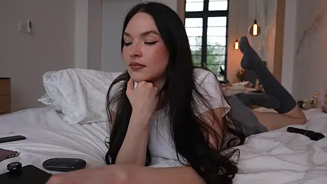 ibiddi (F young) - Glass dildo in pussy