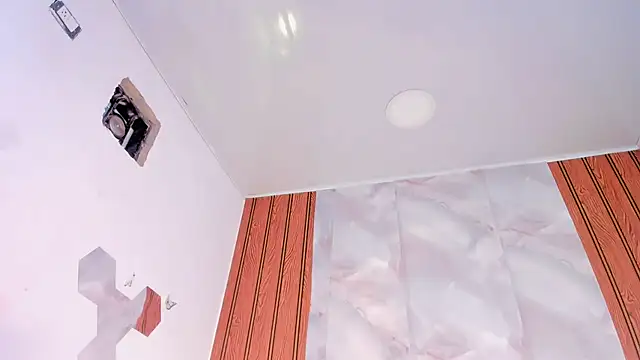 MiaKirshner webcam