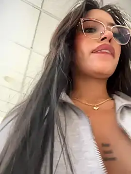 MystiqueXXX webcam