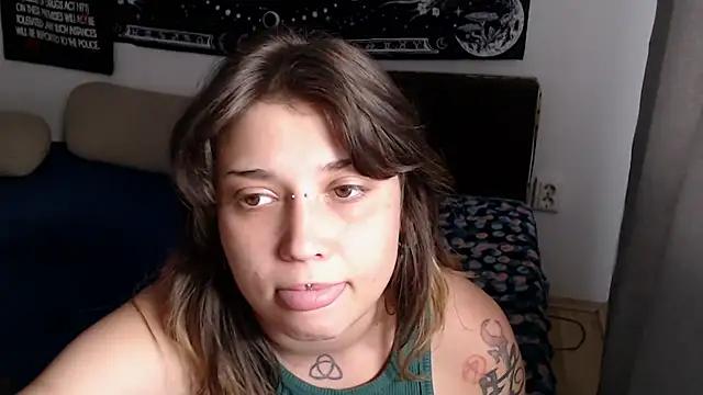 AlienforTwenty webcam