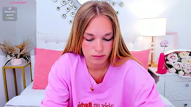YangLola webcam