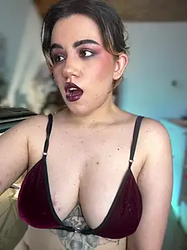 NikkiNix webcam