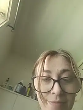 NeedyNina webcam