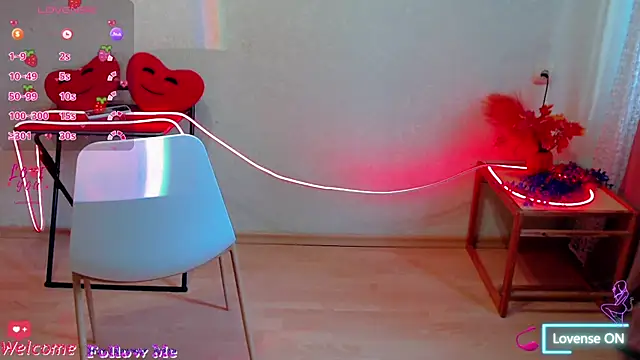 ElaraJons webcam